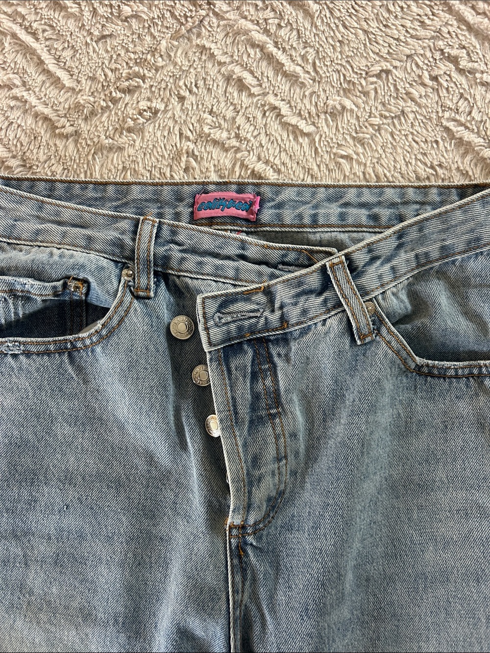 Edikted Light Blue High-Waist Button-Fly Jeans